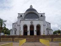 34 La Bas�lica de la V�rgen de Nuestra Se�ora de los Milagros de Caacup�